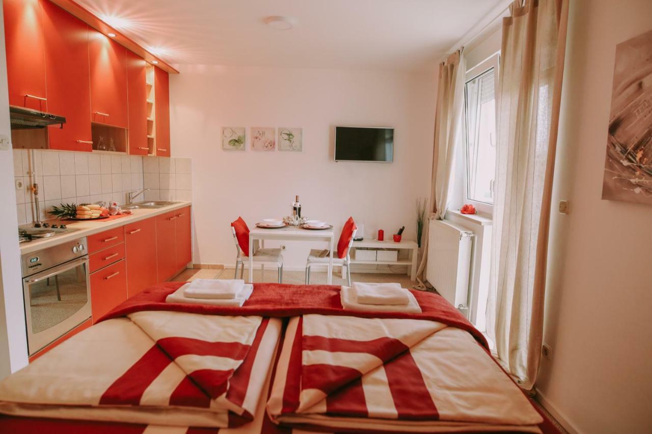 Appartement Studio Apartman D à Sesvete Extérieur photo