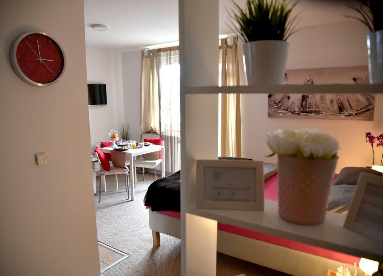 Appartement Studio Apartman D à Sesvete Extérieur photo
